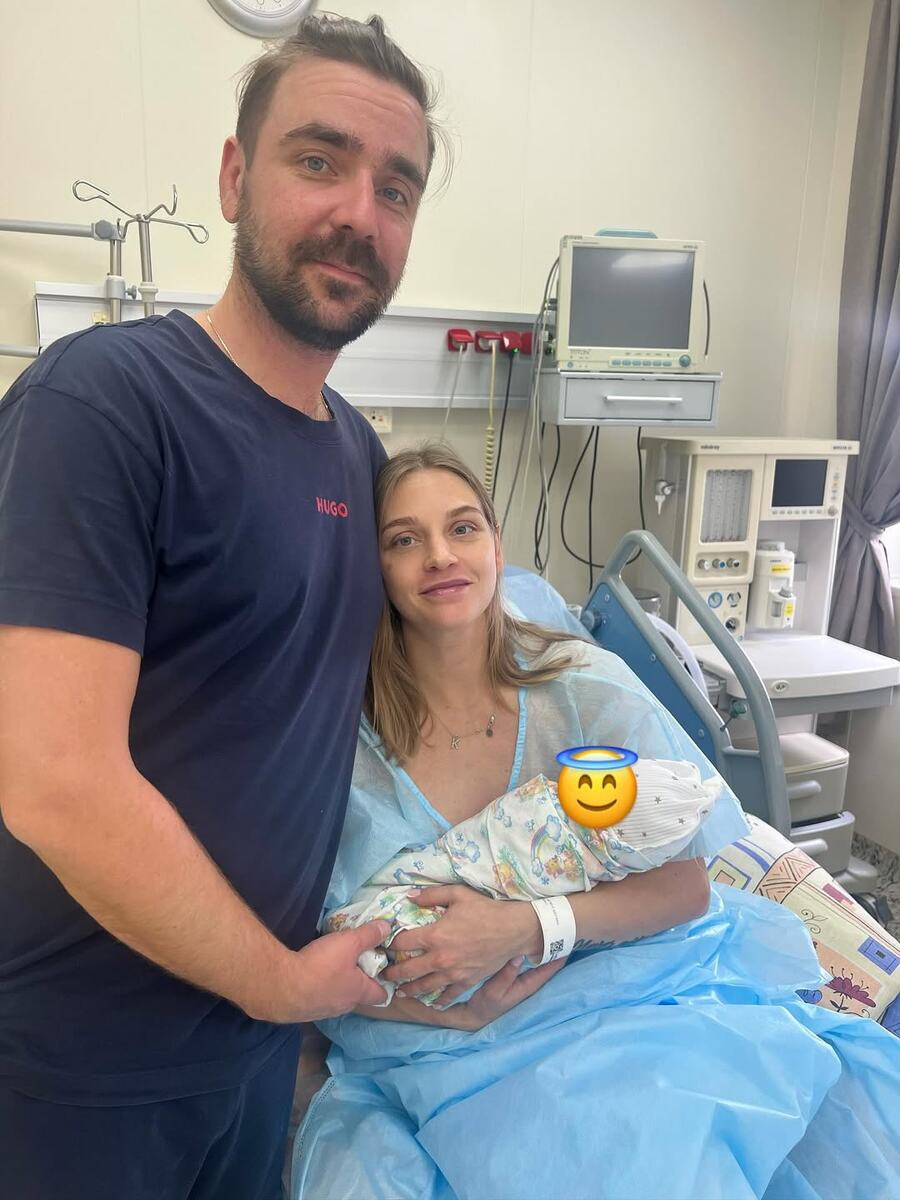 Карина Асмус с мужем Александром и дочерью Оливией. Фото: соцсети