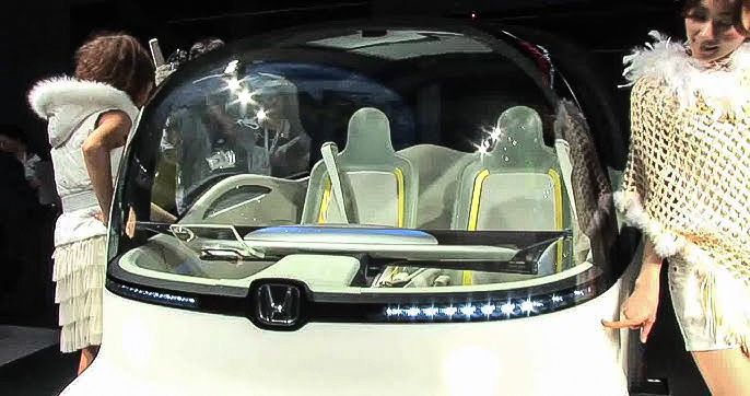 Honda Puyo на автосалоне в Токио 2007 года — концепт-кар с мягким «желейным» кузовом и футуристичным интерьером. Фото: открытые источники 