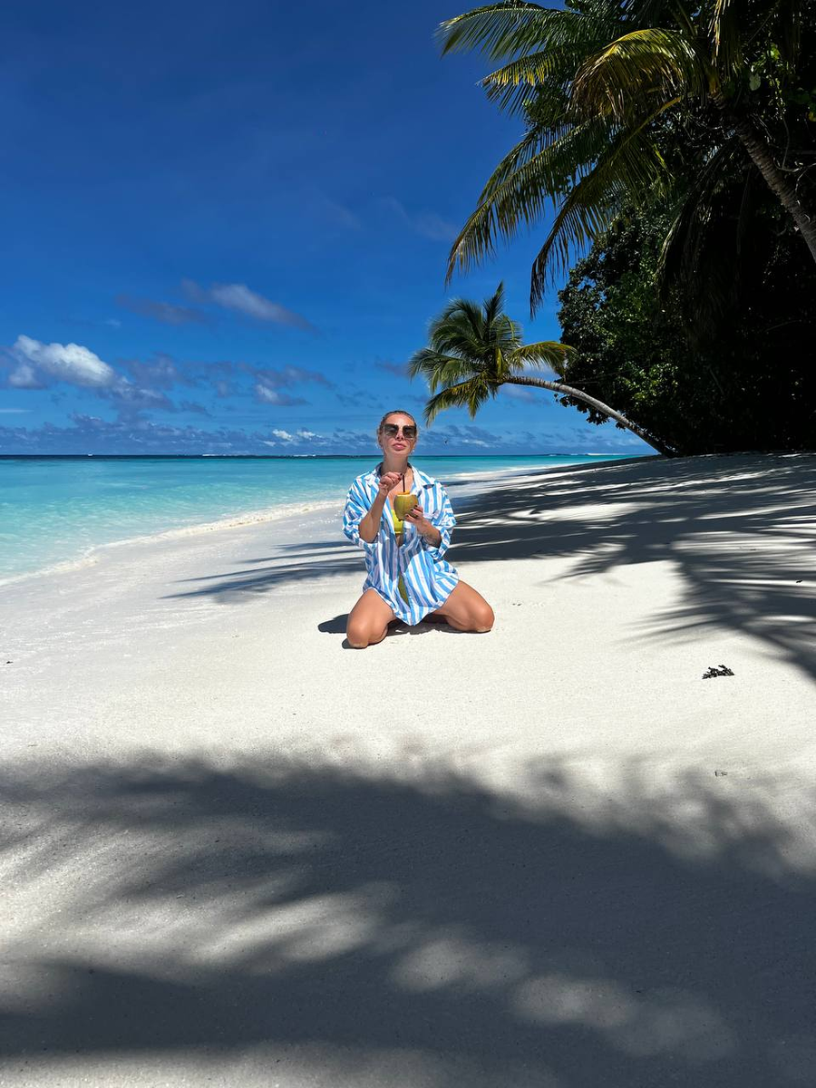 Елена на Мальдивах.