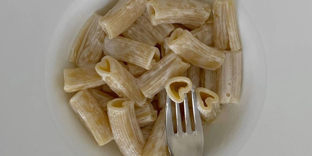 5 секретов подливы для макарон: густая, ароматная и без комков