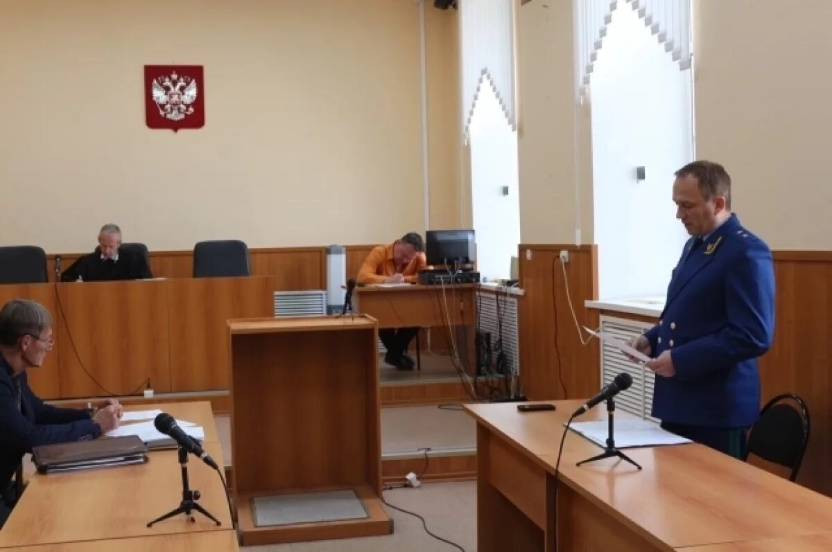    «Стояла на стрёме».