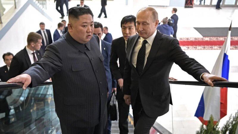     Владимир Путин с лидером КНДР Ким Чен Ыном. kremlin.ru