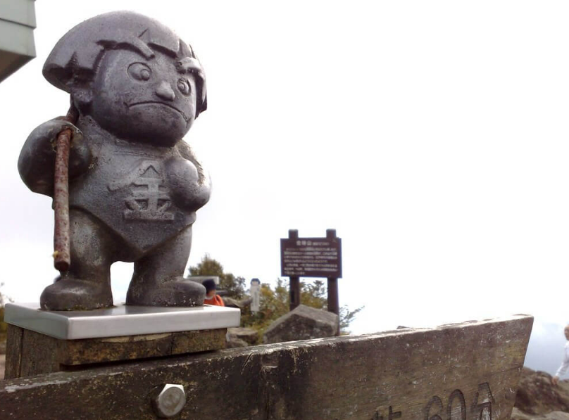 Статуя изображает маленького Кинтаро.