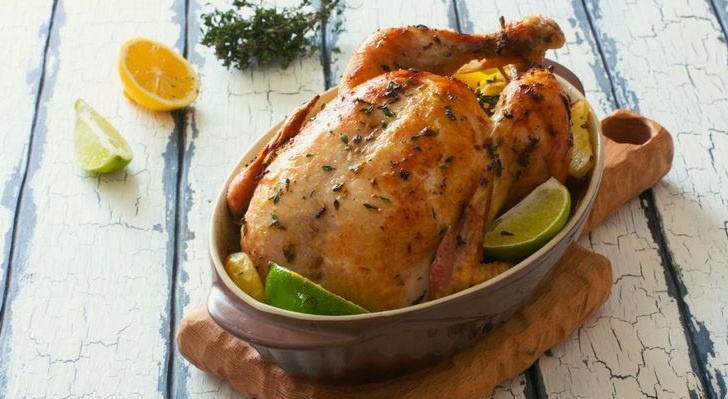 Жареная курица в духовке.