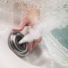 Регулировать напор воды можно поворотом корпуса форсунки по или против часовой стрелки