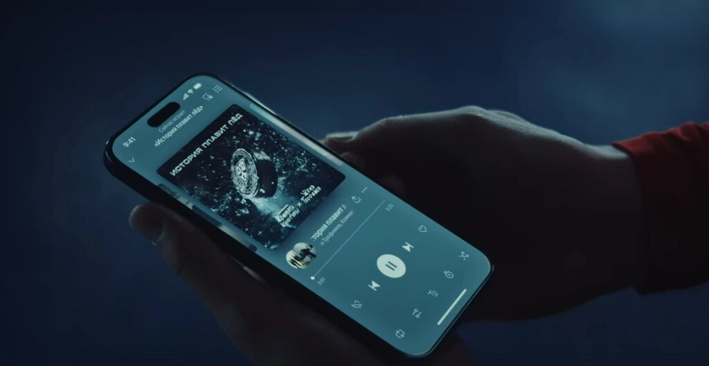 Фото: скриншот из официального клипа. Название композиции: "История плавит лёд". Исполнители: "Комната культуры", "Женя Трофимов".