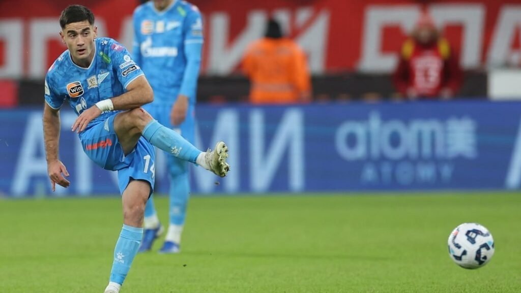    «Зенит» расторг контракт с полузащитником Зделаром (источник изображения) News Express Team