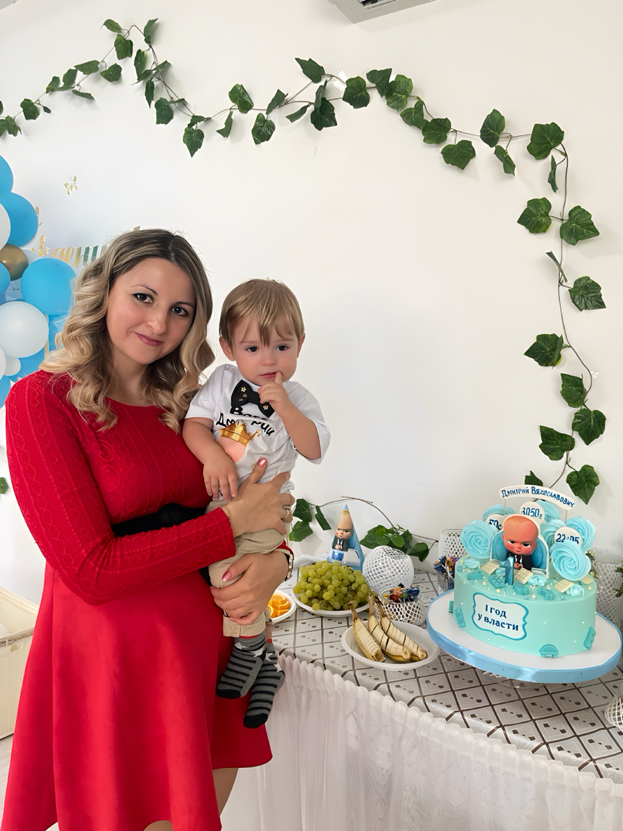 Диме годик, а я беременна Максом))