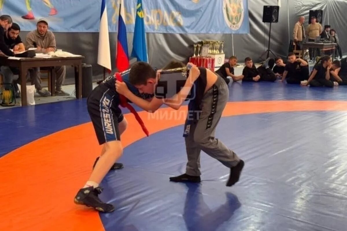    В селе Перово Крыма открылась секция по национальной борьбе куреш