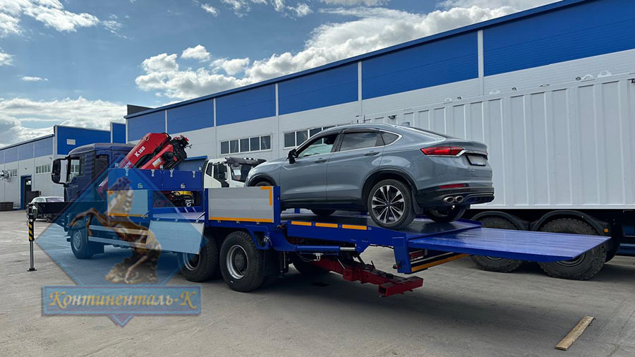 Бортовой эвакуатор с КМУ на шасси Ситрак.