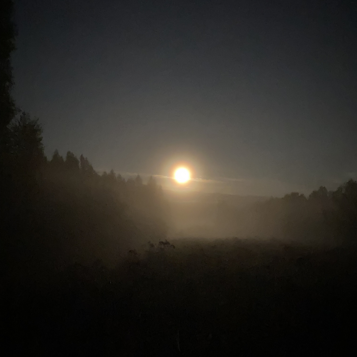 Вот такая бывает луна 