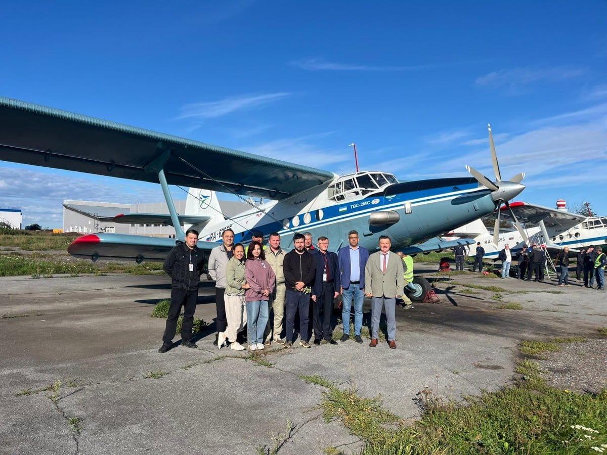 Аэропорт Уфы, представители Авиакомпании «Лайт Эйр» и Региональной лизинговой компании Республики Башкортостан
