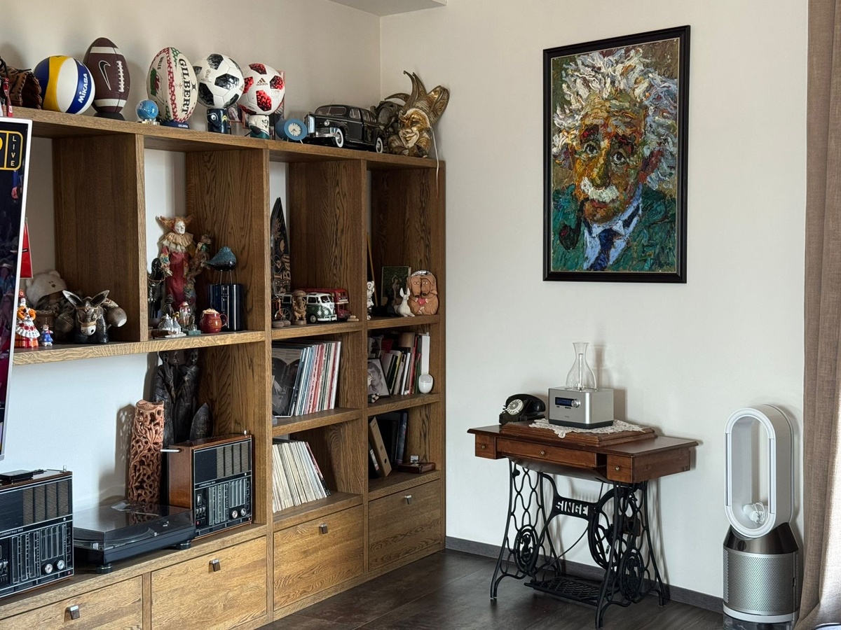 Полина Горецкая «Эйнштейн» 2024 картон, масло 100х70, частная коллекция