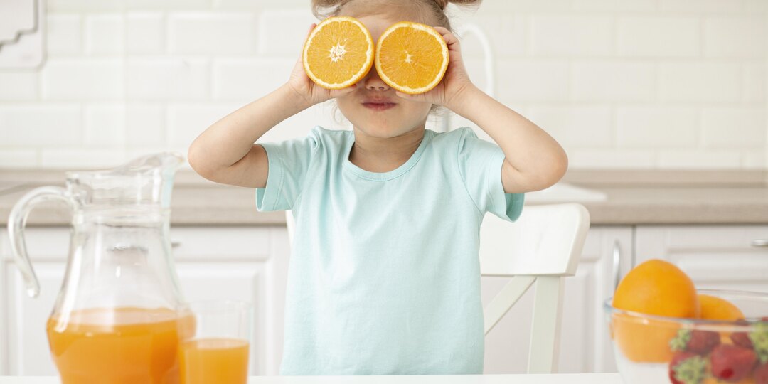 Снова в школу: какие витамины нужны ребёнку, чтобы начало учебного года прошло бодро