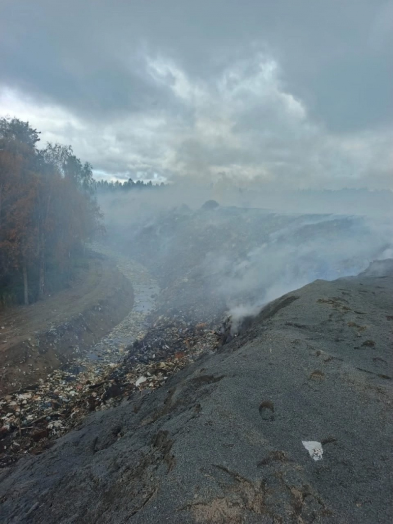    Опубликованы кадры с горящей свалки под КондопогойДмитрий Зацепин / ВК