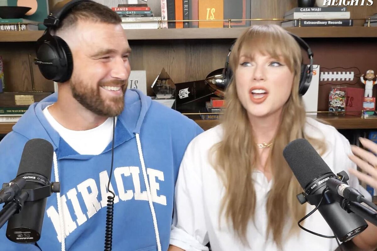    Тейлор Свифт со своим женихом LEGION-MEDIA