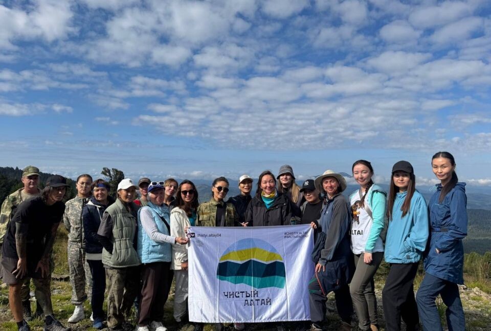    Очистка Каракольских озер от мусора. Источник: altai-republic.ru