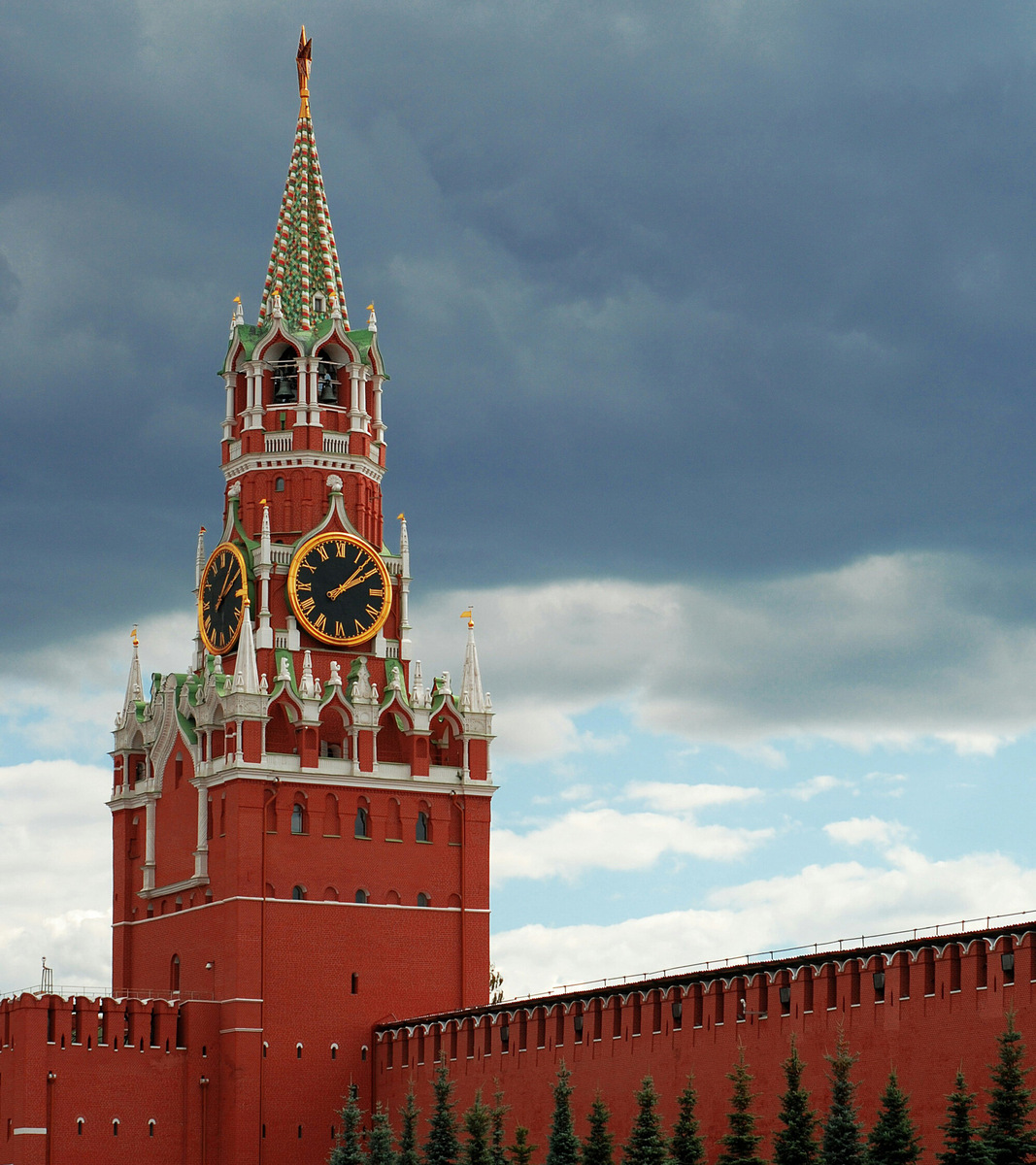 Дети замирают от восторга, слушая их бой и считая удары. Фото: Olga Kovalski / Unsplash