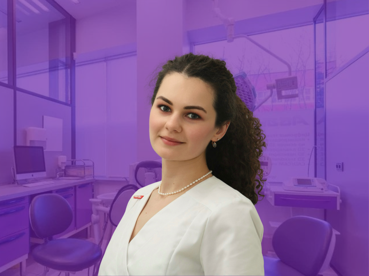 Врач стоматолог-хирург, пародонтолог Трифонова Дарья Олеговна. Выпускница Первого Московского государственного медицинского университета имени И.М. Сеченова (2021, диплом с отличием). В 2023 г. окончила клиническую ординатуру на базе Первого Московского государственного медицинского университета имени И.М. Сеченова по специальности «стоматология хирургическая»