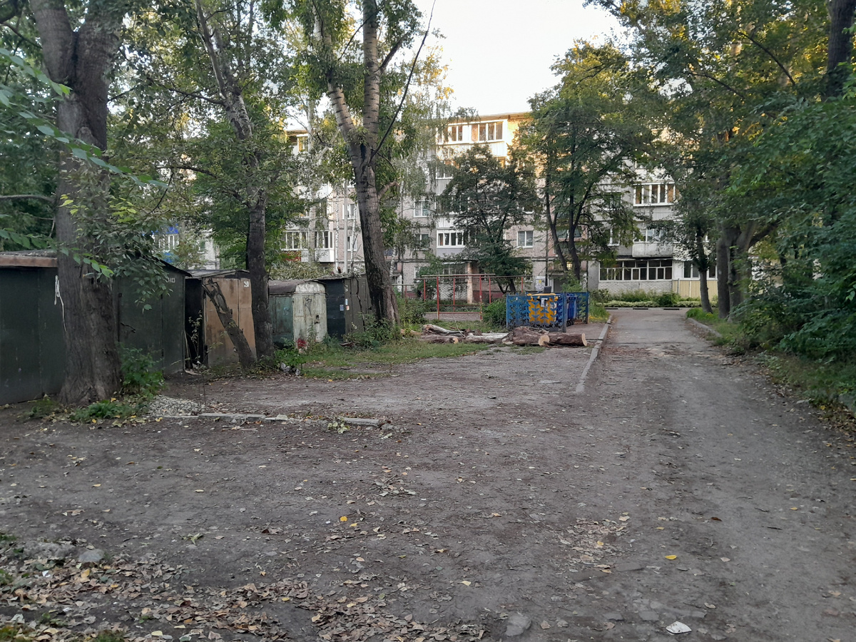 Обстановочка в 50 м от моего УИК (фото автора)