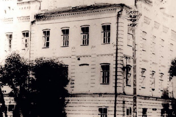 Здание Казанской земской фельдшерской школы (1878—1917). Источник: https://m.realnoevremya.ru