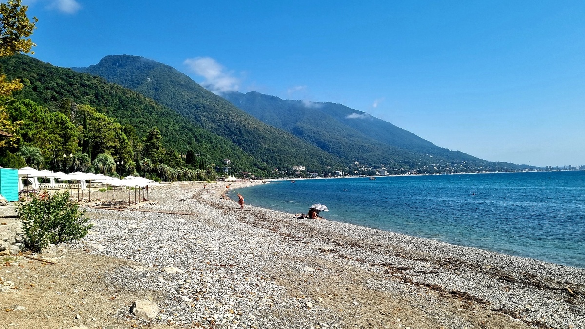 Пляж Старой Гагры 1 сентября