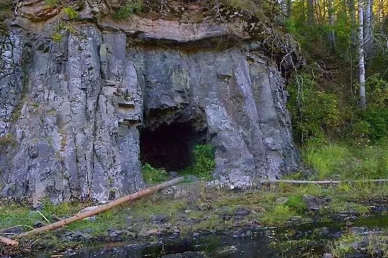 Пещера, где пропадали люди и вызывали духов. Что нашли в самом загадочном месте Хакасии?