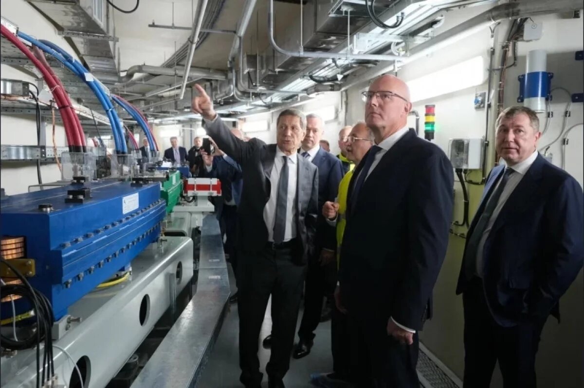    Дмитрий Чернышенко оценил строящийся центр «СКИФ» в наукограде Кольцово