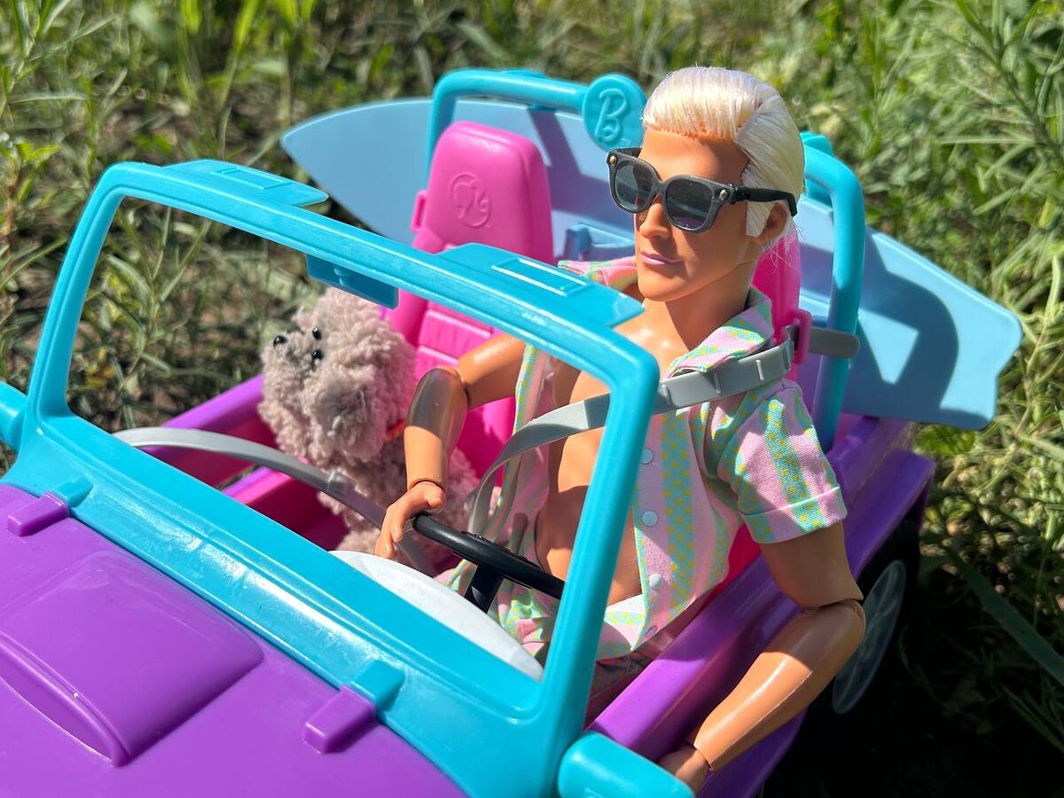 Роскошный автомобиль в этой истории - подарок замечательной Танюши, автора блога 
My dolls, my world 