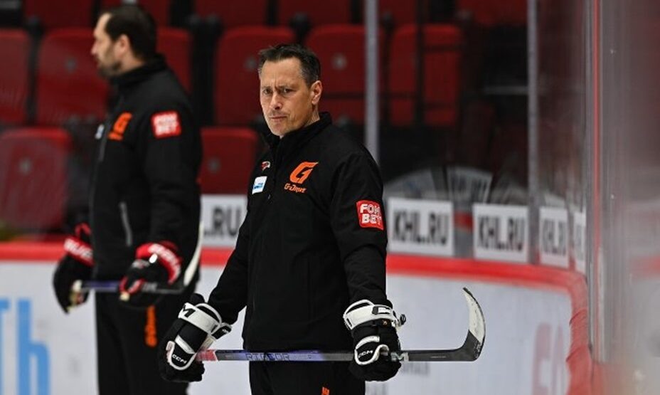    Главный тренер «Авангарда» Ги Буше превыше всего ставит дисциплину. Фото: ХК «Авангард»
