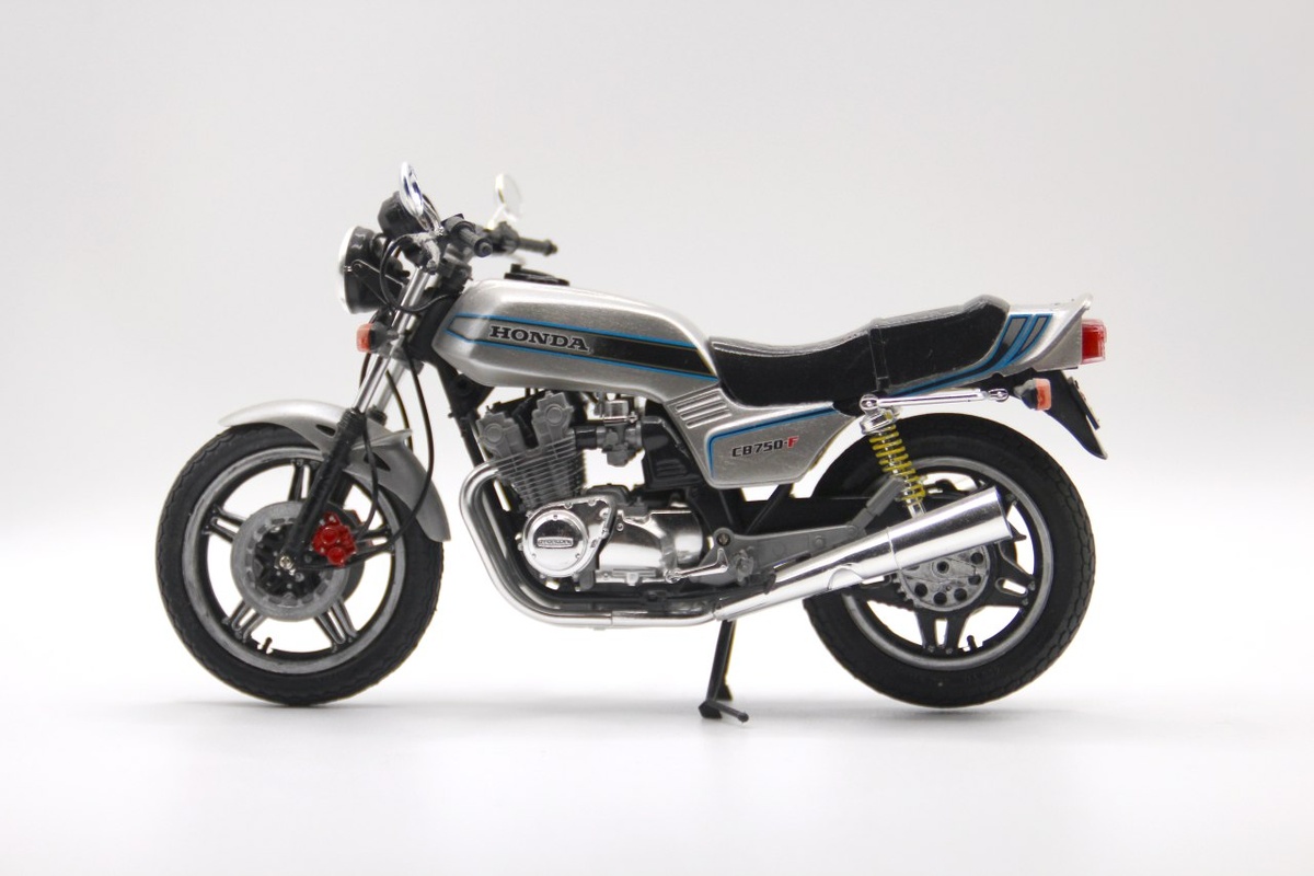 Первый мотоцикл в масштабе 1:12