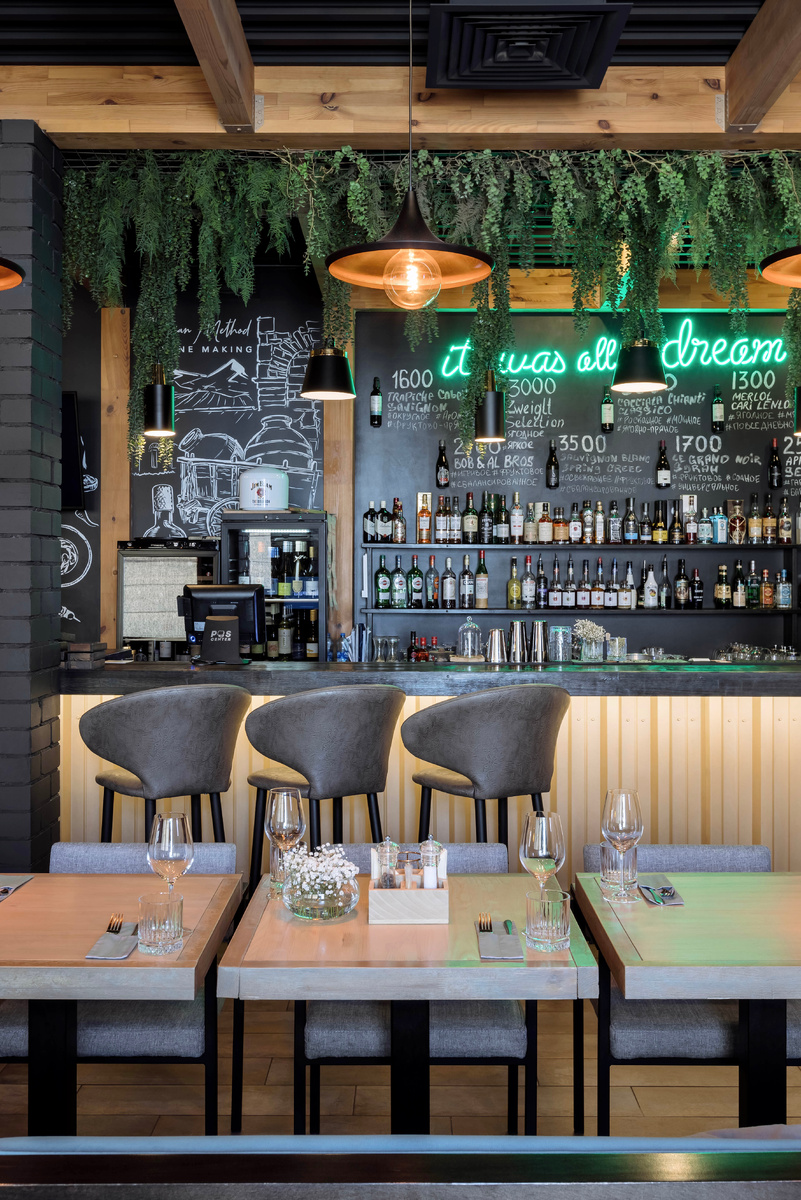 Прекрасный пример барной столешницы в ресторане Романово