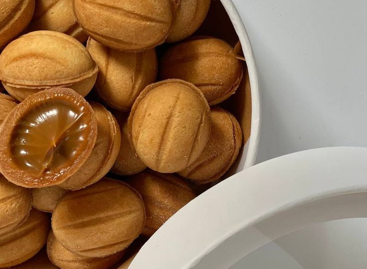 Нежные песочные орешки со сгущенкой: тают во рту!