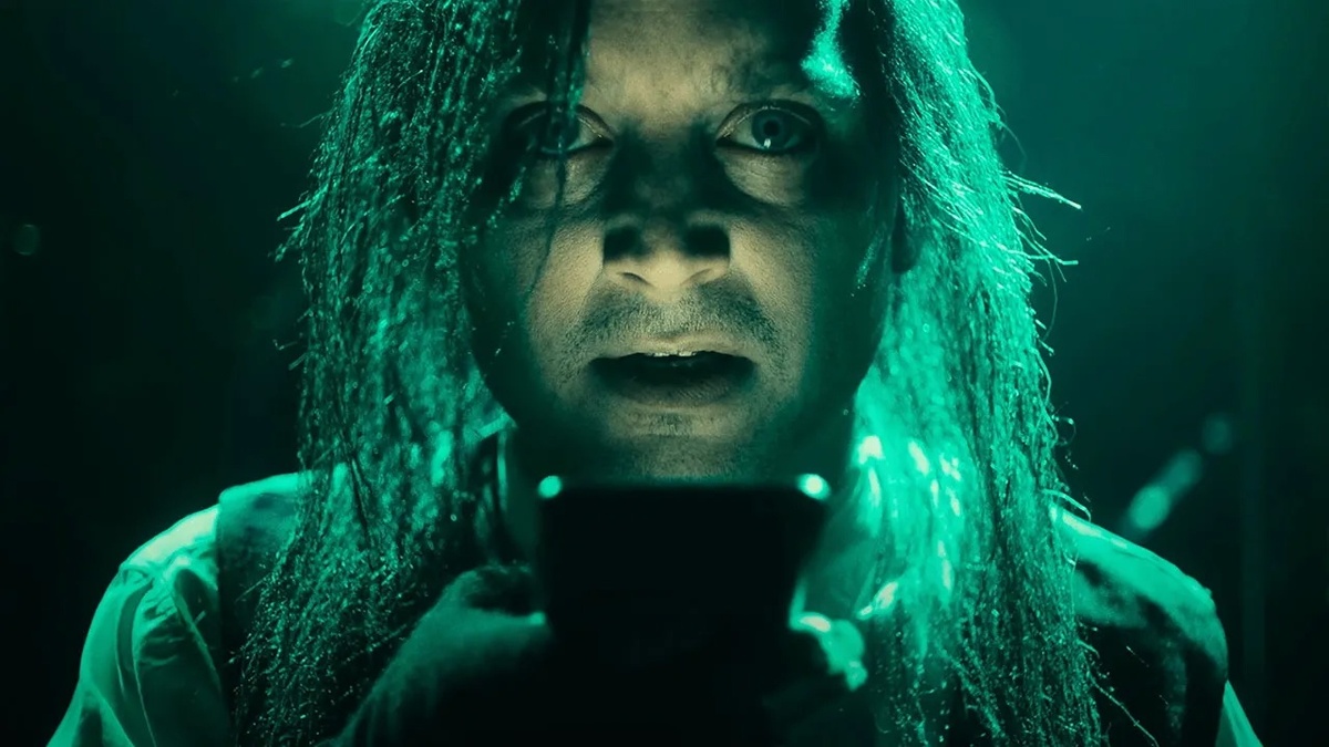     Элайджа Вуд, кадр из фильма «Токсичный мститель» (2025)