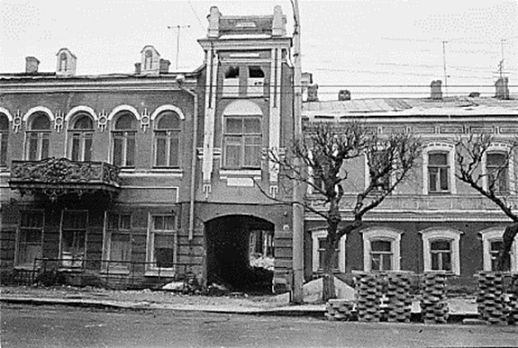 Так дом выглядел в 1980-е годы.