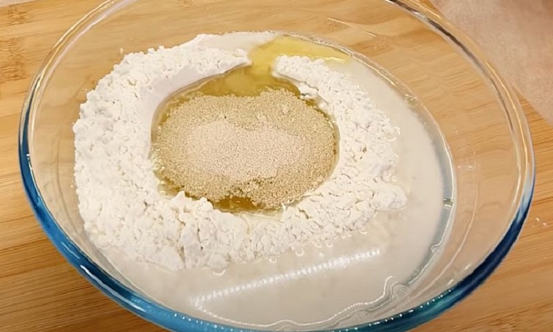 Домашний хлеб за полчаса: хрустящая корочка и мягкая нежная мякоть без особых хлопот
