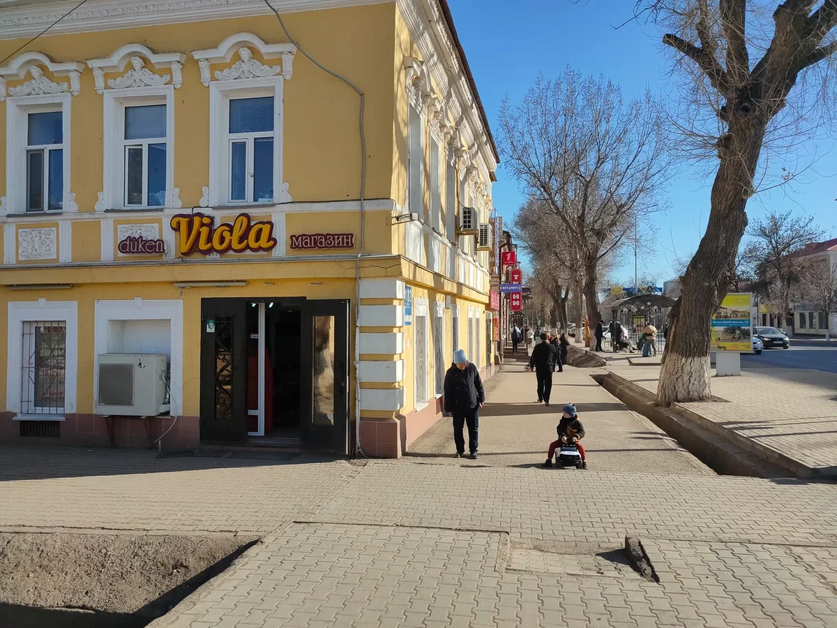 Арык в Уральске