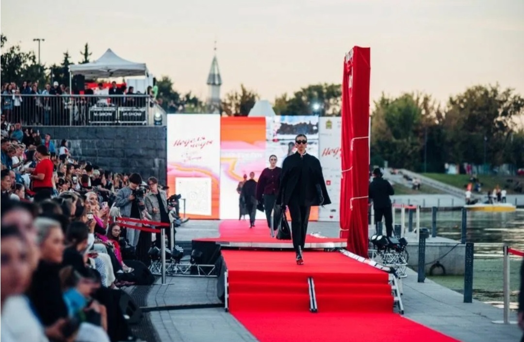 Аплодируем девчонкам и берем от них все вещи на всю жизнь и живем дальше счастливо