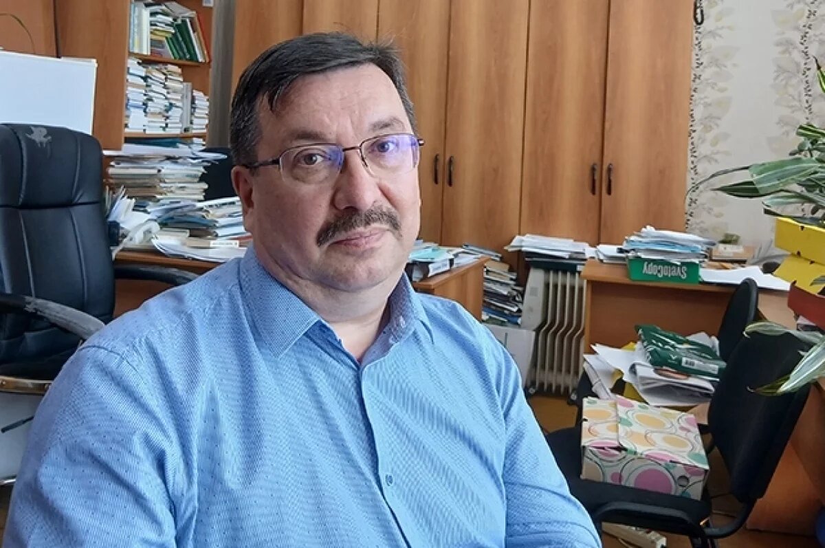    Курганы от великанов и пятна на Луне.