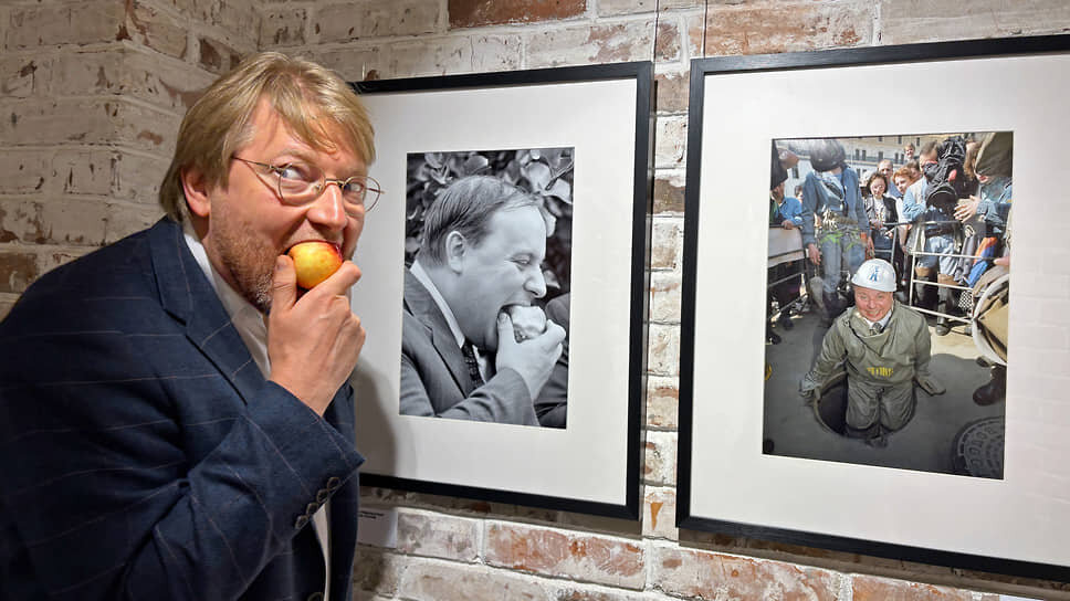 Председатель партии «Яблоко» Николай Рыбаков на выставке фотографа Юрия Феклистова «Кадровый голод» в филиале «Ельцин Центра» в Москве.📷Фото: Ирина Бужор / Коммерсантъ