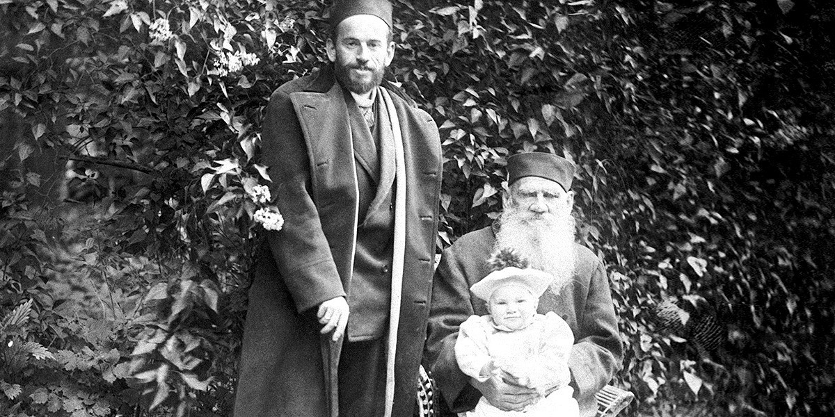 Три Льва. Лев Львович, Лев Николаевич и Лев Львович мл. Мальчик умрет в два года в Ясной Поляне. 