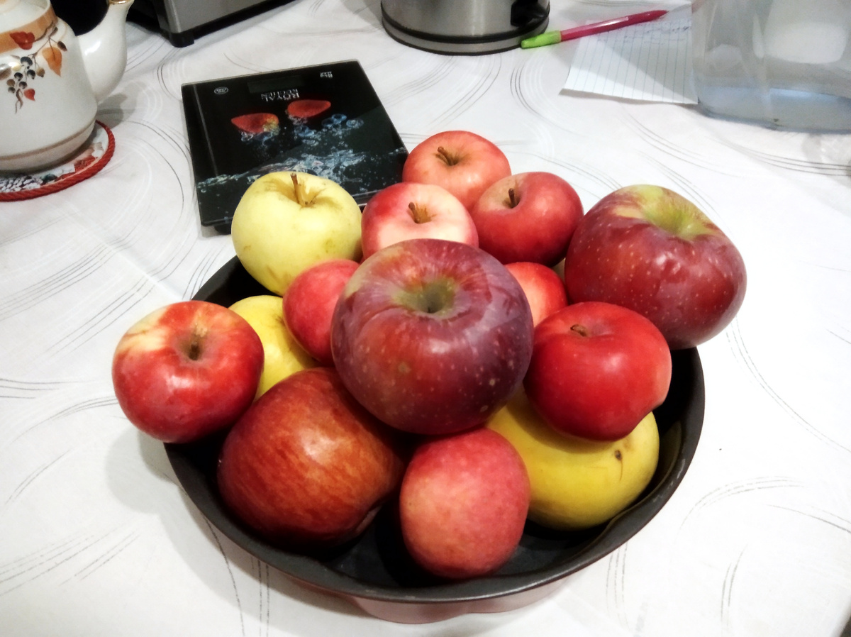 Яблоки с дачи