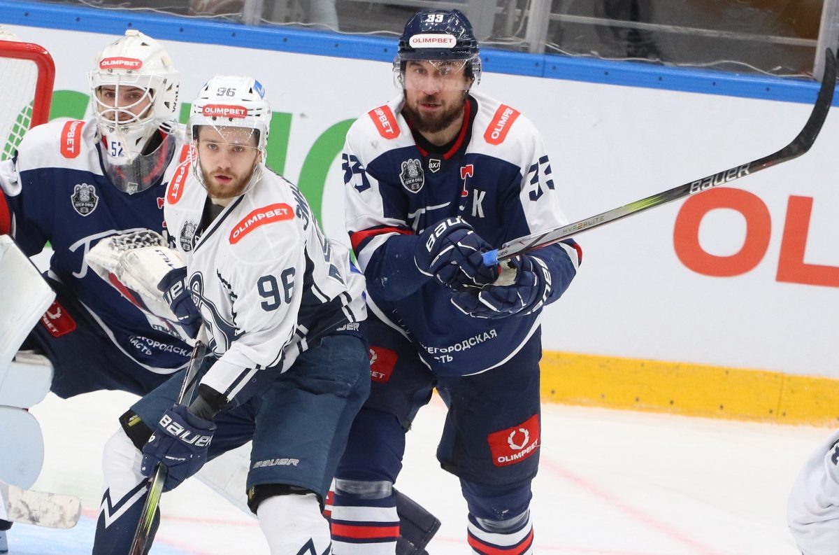    Среднее игровое время Илья Бочкова в регулярном чемпионате ВХЛ 2024/25 (61 матч) – 18.29, в плей-офф (23 матча) – 14.01