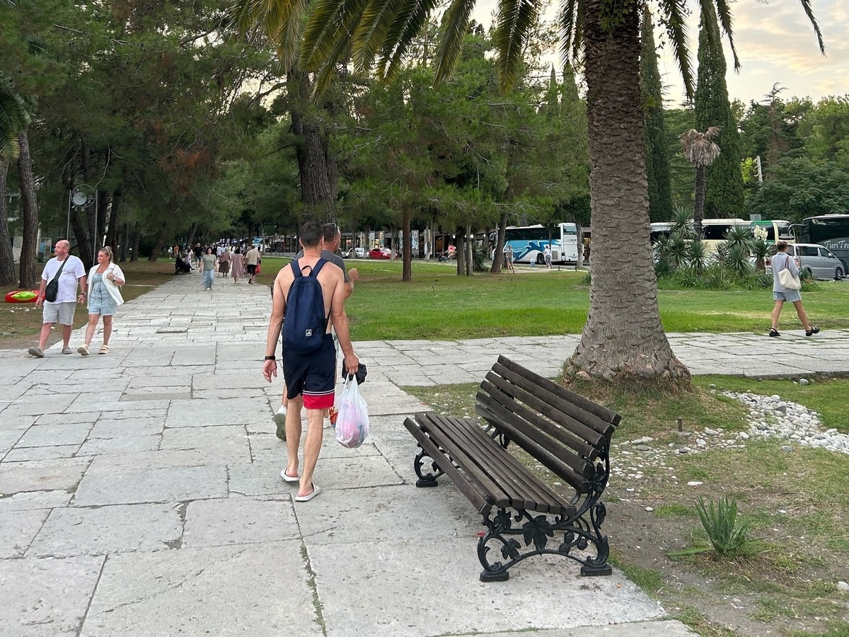    Как на самом деле живут пенсионеры в Абхазии: хватает ли денег на еду