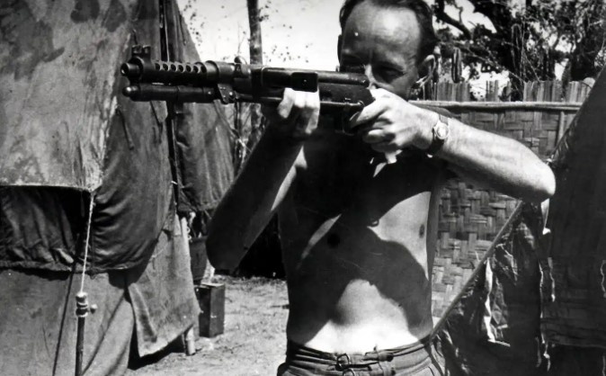 Захваченный в Бирме пистолет-пулемет Type 100, март 1945 года