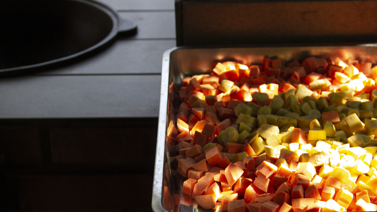 Морковь для узбекского плова можно нарезать и кубиком