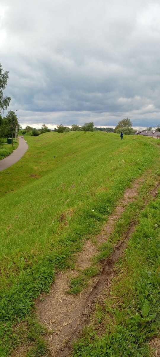 Тропинка по Оборонному Валу 