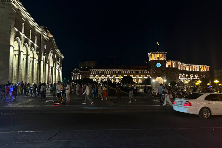    «ChatGPT выдал четкий план с экскурсиями, наиболее популярными ресторанами, блюдами, которые стоит попробовать, и списком сувениров, которые стоит привезти»