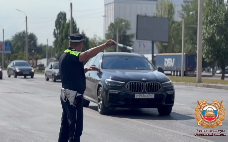    На фото стоп-кадр видеоматериала Госавтоинспекции РО Редактор