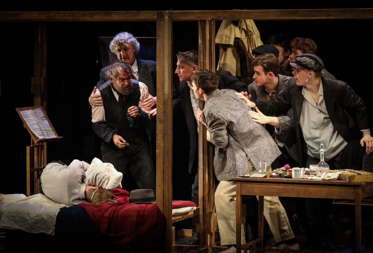 Спектакль "Матросская тишина". Фото из свободных источников 